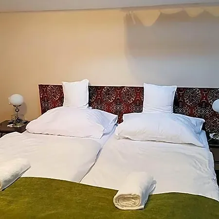 Tarnoca Kuria Bed & Breakfast
