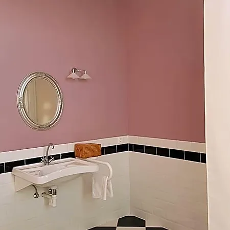 Bed & Breakfast Tarnoca Kuria Soponya