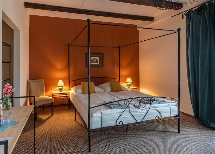Tarnoca Kuria B&B Soponya