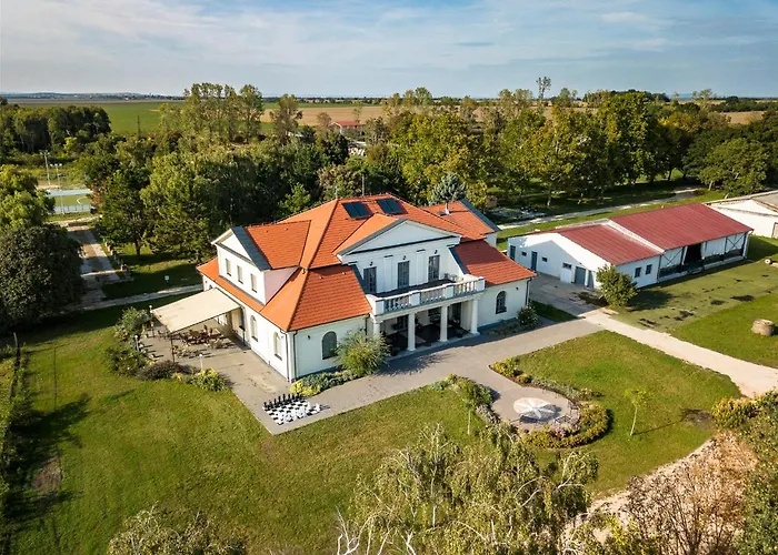 Couette-café Tarnoca Kuria 3*